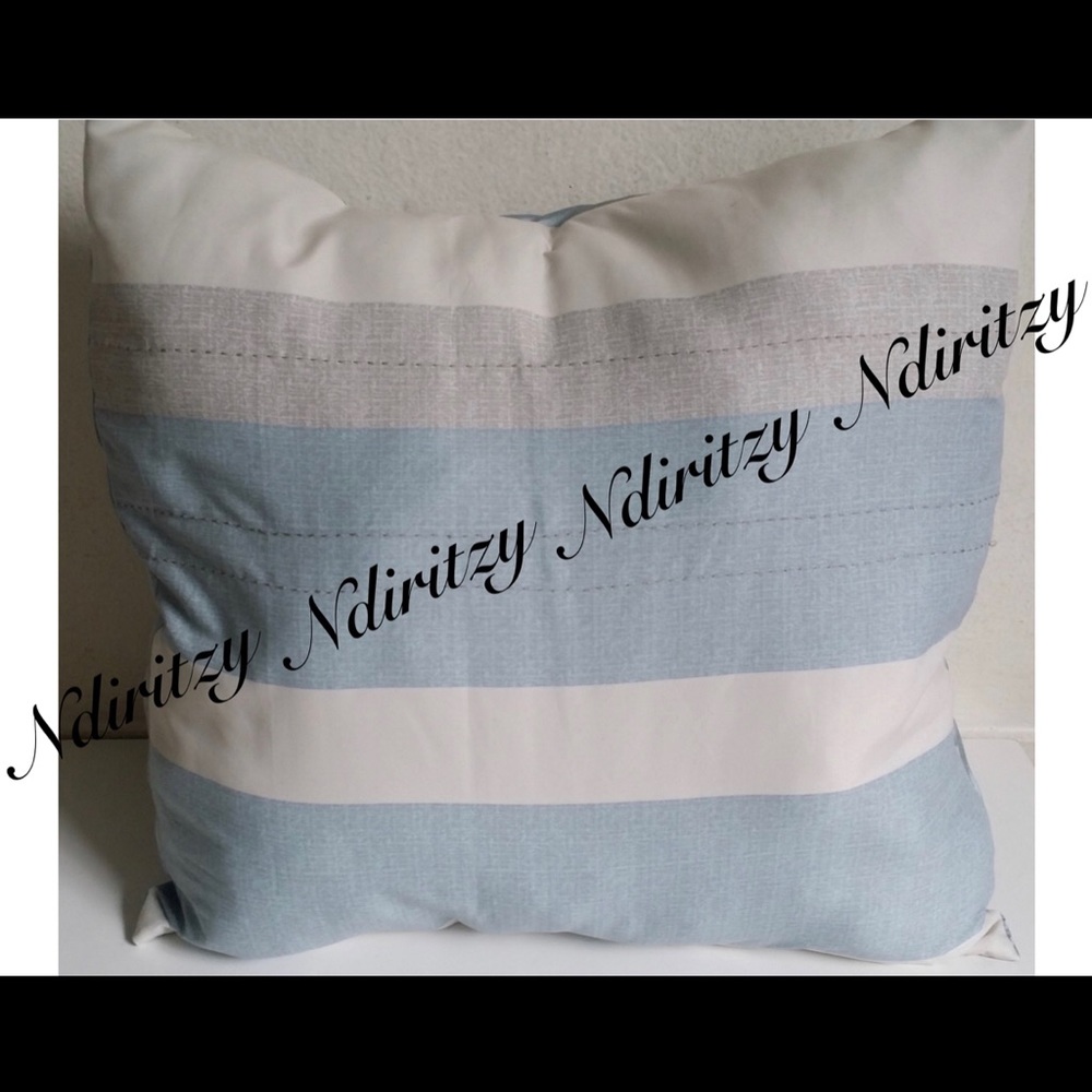 Decorative pillow